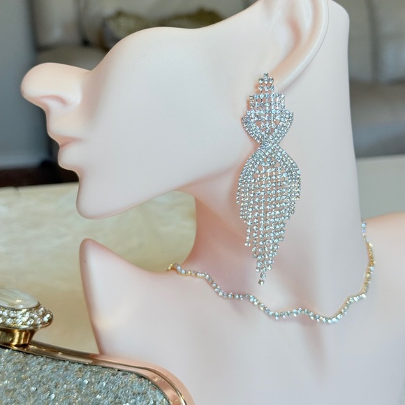 ⚜️ Chic Luxury Gold Crystal Drop Earrings - Picture 3 of 10